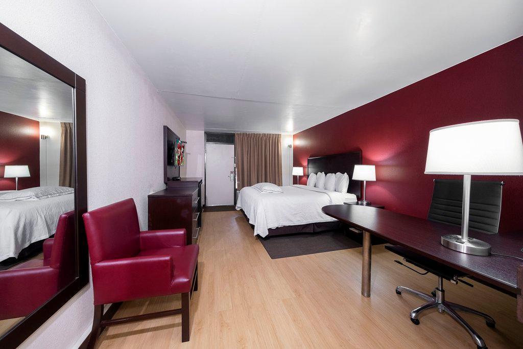 Red Roof Inn Plus+ Huntsville - Madison Esterno foto